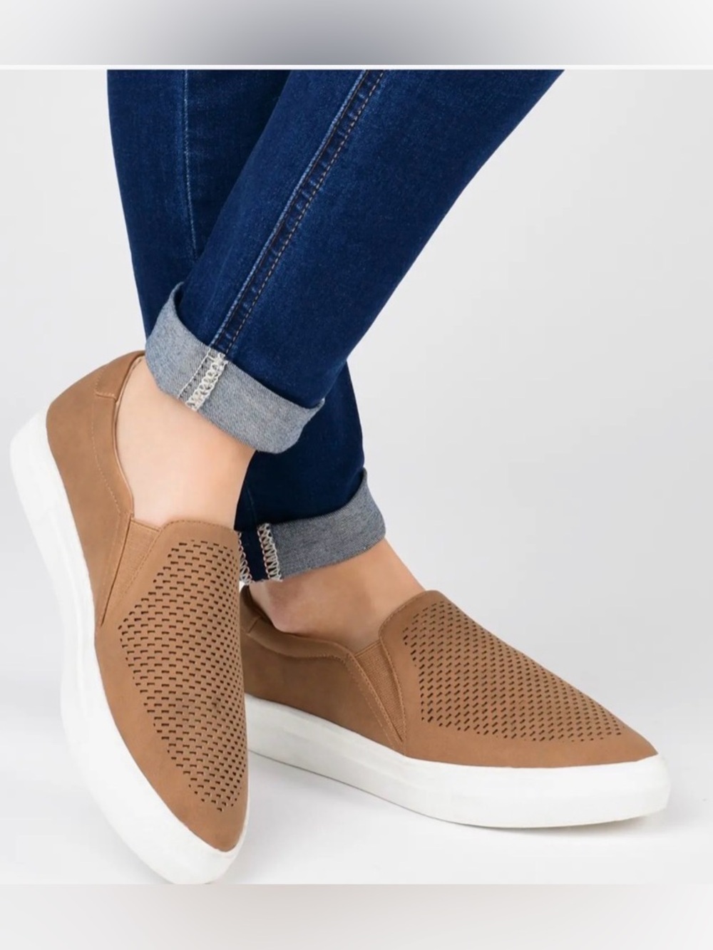 Brinley Co. Women's Comfort Laser-Cut Sneaker SZ 7 Color Caramel Brown